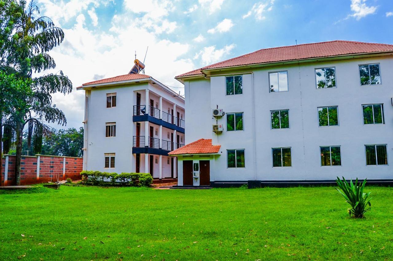 Bilkon Hotel Джинджа Экстерьер фото